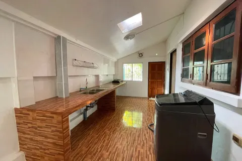 Chalet de 4 dormitorios en Pattaya, Tailandia № 210604 - foto 8