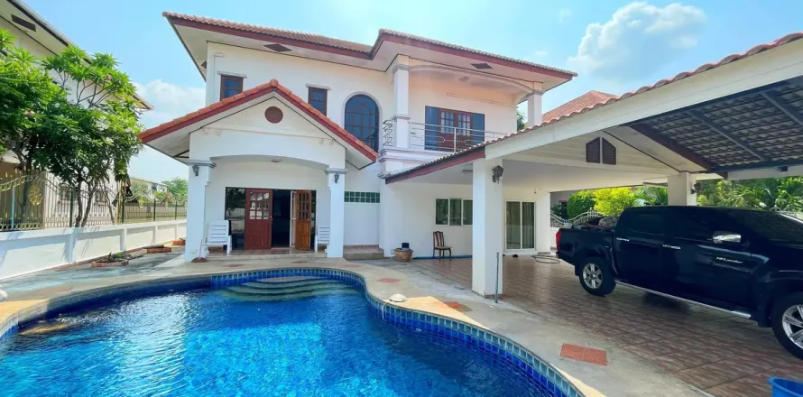 Chalet de 4 dormitorios en Pattaya, Tailandia № 210604