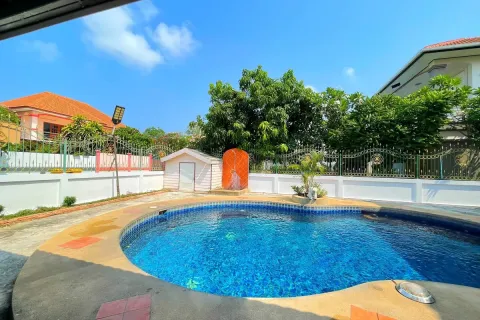 Chalet de 4 dormitorios en Pattaya, Tailandia № 210604 - foto 15