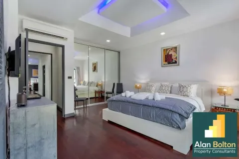 House in Pattaya, Thailand 5 bedrooms № 210607 - photo 9