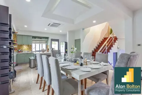 House in Pattaya, Thailand 5 bedrooms № 210607 - photo 18