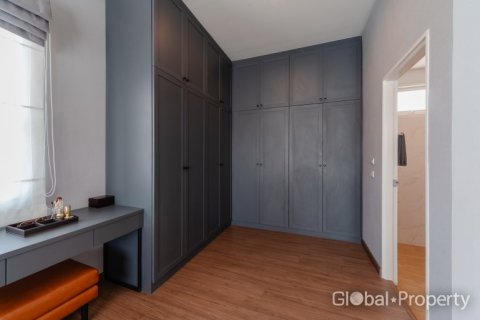 House in Rayong, Thailand 4 bedrooms № 135340 - photo 15