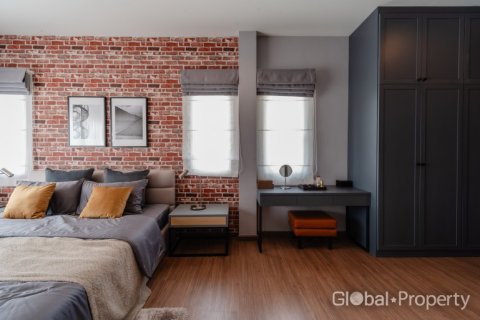 House in Rayong, Thailand 4 bedrooms № 135340 - photo 12