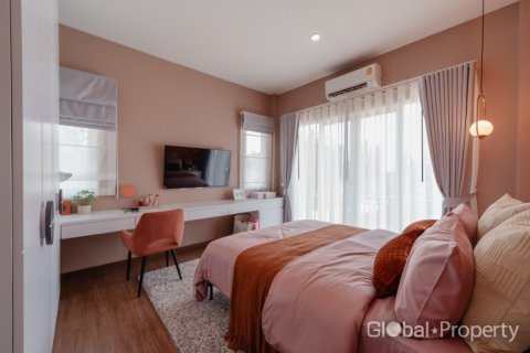 House in Rayong, Thailand 4 bedrooms № 135340 - photo 17