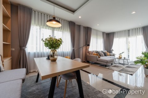 House in Rayong, Thailand 4 bedrooms № 135340 - photo 6