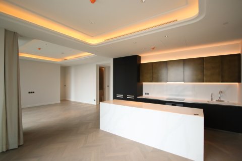 Кондоминиум с 2 спальнями в Патхум Ване, Бангкок, Таиланд № 149707 - фото 2