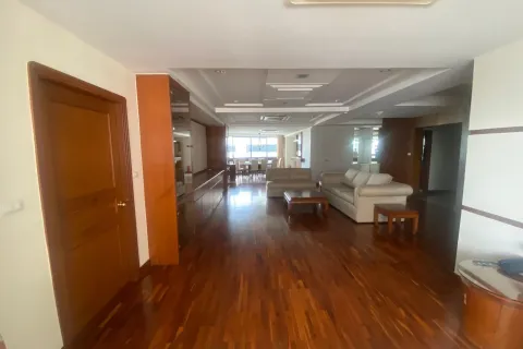 Condo à Khlong Toei, Bangkok, Thaïlande, 3 chambres  № 149704 - photo 1