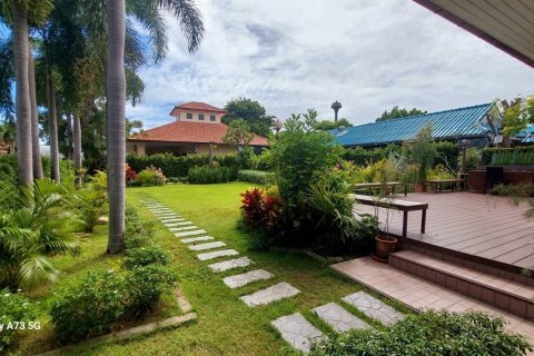 House in Pattaya, Thailand 3 bedrooms № 152477 - photo 4