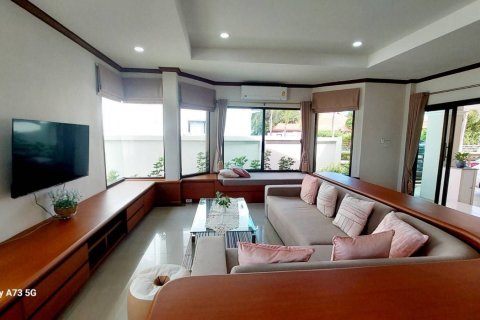 House in Pattaya, Thailand 3 bedrooms № 152477 - photo 8