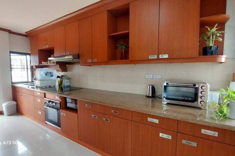 House in Pattaya, Thailand 3 bedrooms № 152477 - photo 11