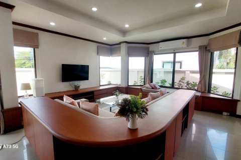 House in Pattaya, Thailand 3 bedrooms № 152477 - photo 10