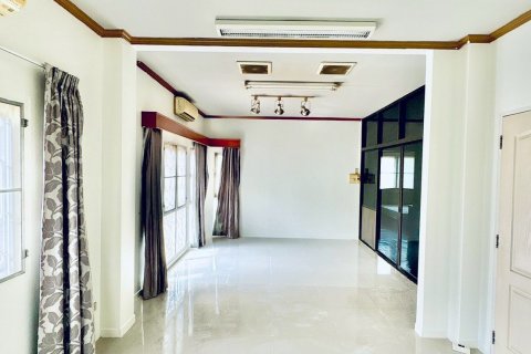 House in Pattaya, Thailand 4 bedrooms № 152480 - photo 5