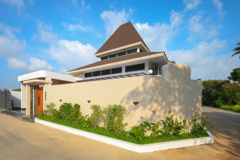 Villa in Phuket, Thailand 3 bedrooms № 146452 - photo 3