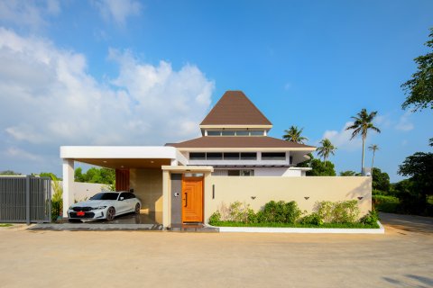 Villa in Phuket, Thailand 3 bedrooms № 146452 - photo 4