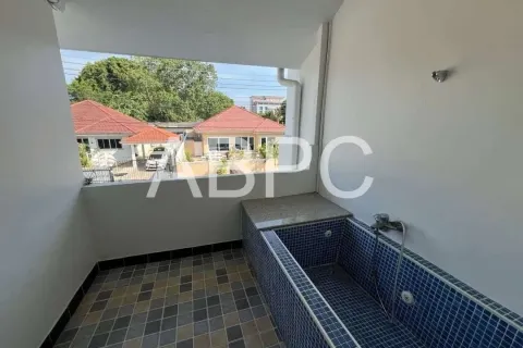 Casa de 7 dormitorios en Jomtien Beach, Pattaya, Tailandia № 211979 - foto 12