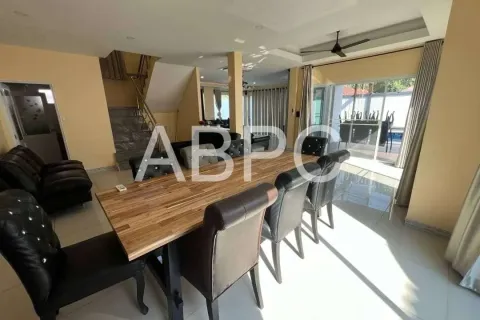 Casa de 7 dormitorios en Jomtien Beach, Pattaya, Tailandia № 211979 - foto 11
