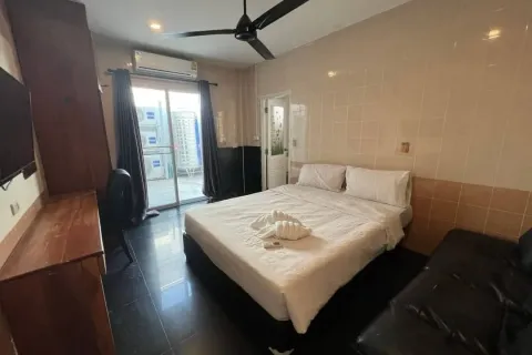 Casa de 7 dormitorios en Jomtien Beach, Pattaya, Tailandia № 211979 - foto 17