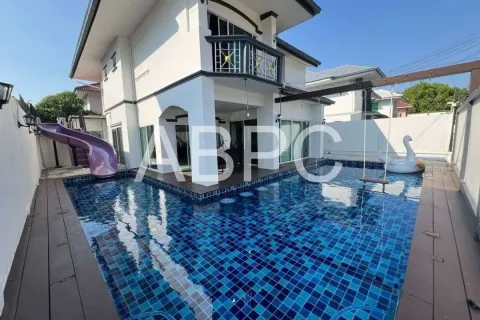 Casa de 7 dormitorios en Jomtien Beach, Pattaya, Tailandia № 211979 - foto 15