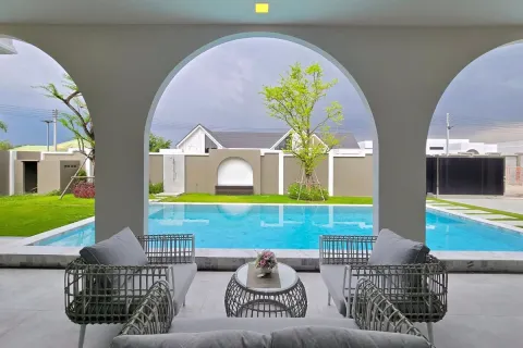 Casa de 4 dormitorios en Pattaya, Tailandia № 211980 - foto 18