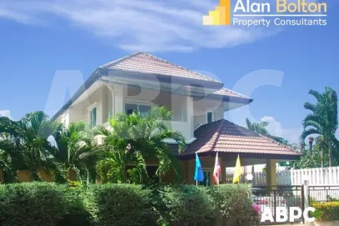 Casa de 3 dormitorios en Pattaya, Tailandia № 211976 - foto 2