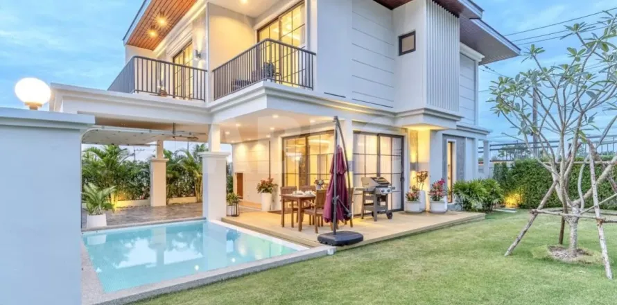 Casa de 3 dormitorios en Pattaya, Tailandia № 211975