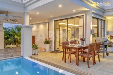 Casa de 3 dormitorios en Pattaya, Tailandia № 211975 - foto 3