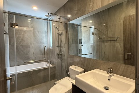 Кондоминиум с 2 спальнями в Ваттхане, Бангкок, Таиланд № 135842 - фото 11