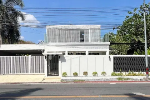 Дом в Пхукете, Таиланд с 4 спальнями  № 144549 - фото 1