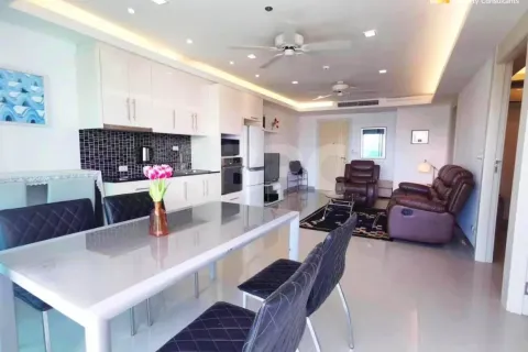 Condominio de 2 dormitorios en Pattaya, Tailandia № 212080 - foto 2
