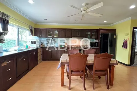 Casa de 3 dormitorios en Pattaya, Tailandia № 212085 - foto 7