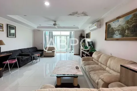 Casa de 3 dormitorios en Pattaya, Tailandia № 212085 - foto 8