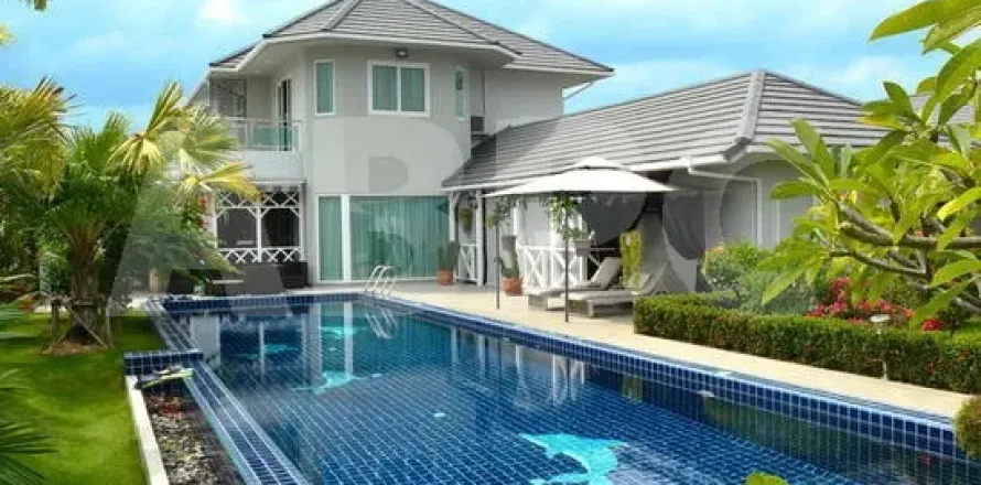 Casa de 4 dormitorios en Pattaya, Tailandia № 212083