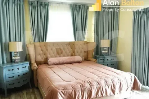 Casa de 4 dormitorios en Pattaya, Tailandia № 212083 - foto 4