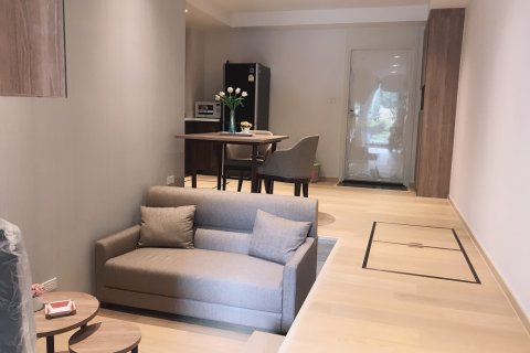 Condo in Bangkok, Thailand, 1 bedroom  № 143033 - photo 2