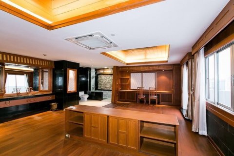 Кондоминиум с 2 спальнями в Бангкоке, Таиланд № 143034 - фото 1