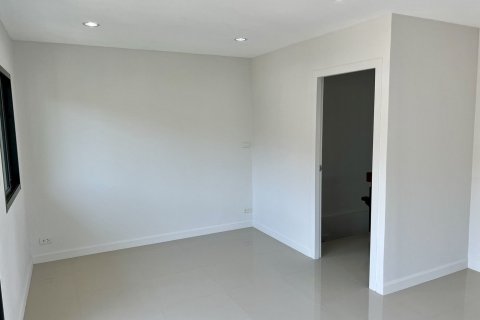 Townhouse in Hua Hin, Thailand 3 bedrooms № 160737 - photo 16