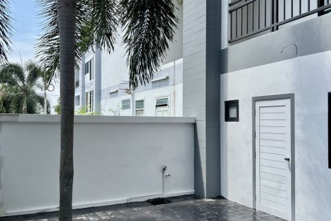 Townhouse in Hua Hin, Thailand 3 bedrooms № 160737 - photo 10