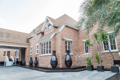 Maison à Watthana, Bangkok, Thaïlande 6 chambres № 167661