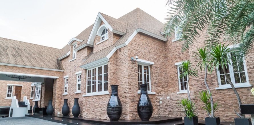 Maison à Watthana, Bangkok, Thaïlande 6 chambres № 167661