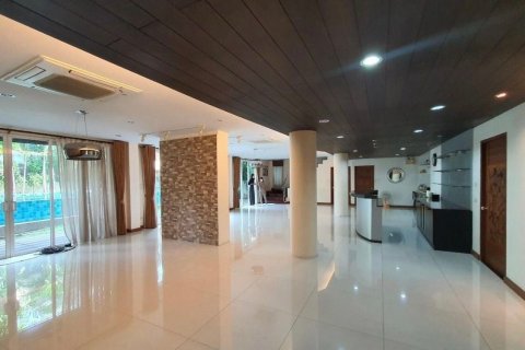 Office in Phra Khanong, Bangkok, Thailand № 167663 - photo 9