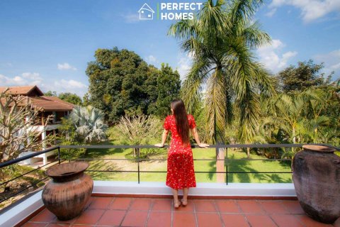 House in Chiang Mai, Thailand 8 bedrooms № 133394