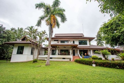 House in Chiang Mai, Thailand 8 bedrooms № 133394