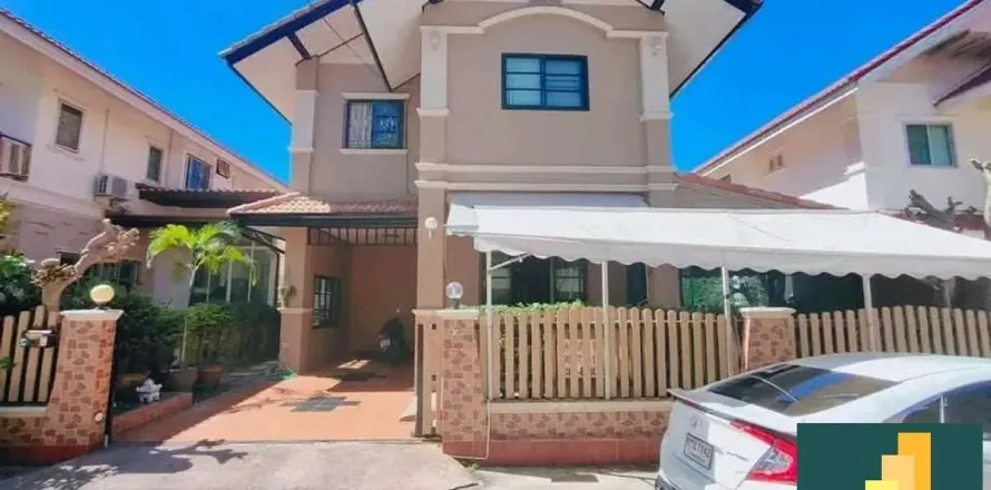 Casa de 3 dormitorios en Pattaya, Tailandia № 210784