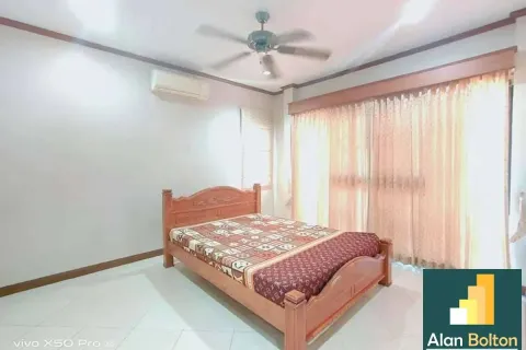Casa de 3 dormitorios en Pattaya, Tailandia № 210784 - foto 3