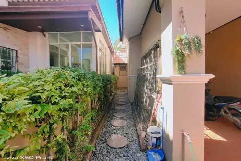 Casa de 3 dormitorios en Pattaya, Tailandia № 210784 - foto 18