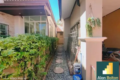Casa de 3 dormitorios en Pattaya, Tailandia № 210784 - foto 10
