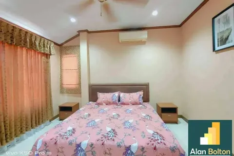 Casa de 3 dormitorios en Pattaya, Tailandia № 210784 - foto 4