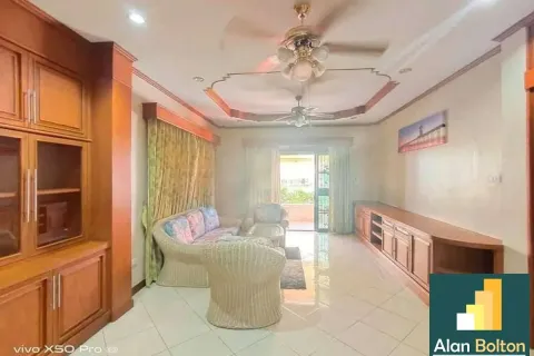 Casa de 3 dormitorios en Pattaya, Tailandia № 210784 - foto 2