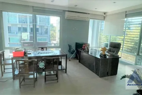 Townhouse in Wang Thonglang, Bangkok, Thailand 1 bedroom № 214540 - photo 5