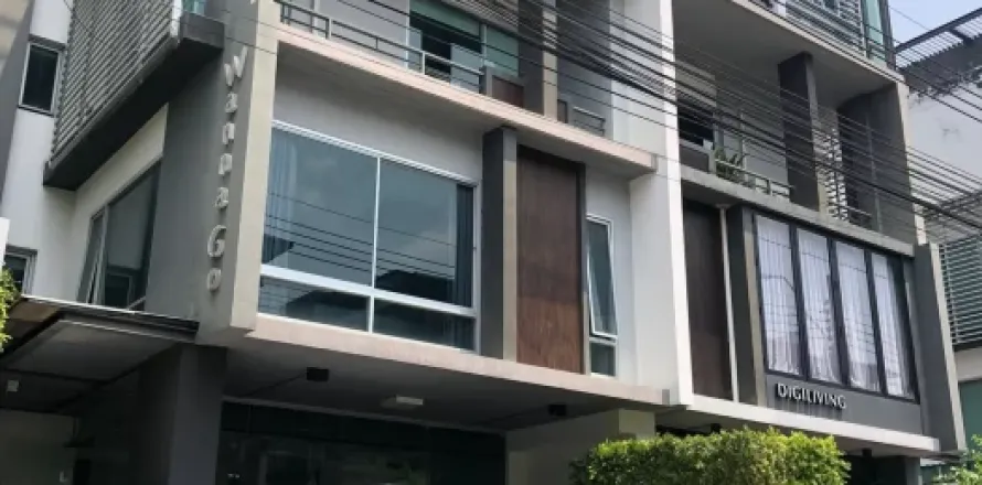 Townhouse in Wang Thonglang, Bangkok, Thailand 1 bedroom № 214540